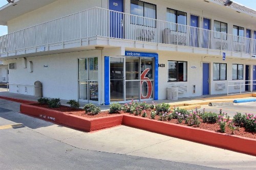 Motel 6-Austin TX - North - image 4