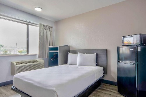 Motel 6-Austin TX - North - image 7