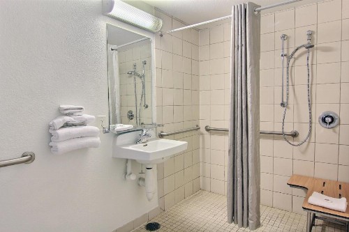 Motel 6 Austin TX - Central Downtown UT - image 18
