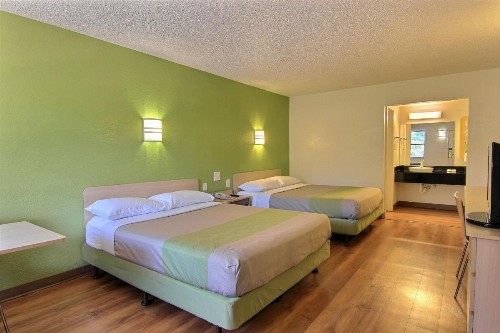 Motel 6 Austin TX - Central Downtown UT - image 23