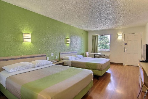 Motel 6 Austin TX - Central Downtown UT - image 24