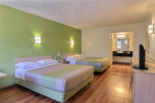 Motel 6 Austin TX - Central Downtown UT - image 25