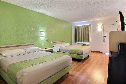 Motel 6 Austin TX - Central Downtown UT - image 3
