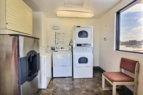 Motel 6 Austin TX - Central Downtown UT - image 40