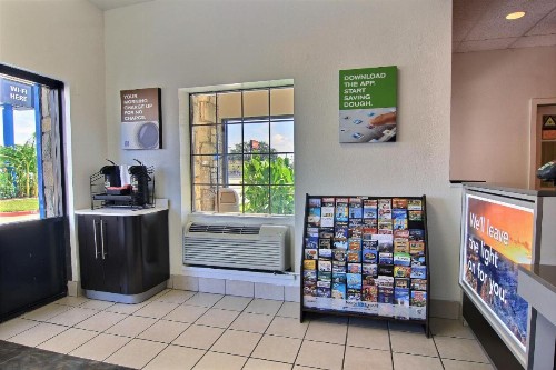 Motel 6 Austin TX - Central Downtown UT - image 46