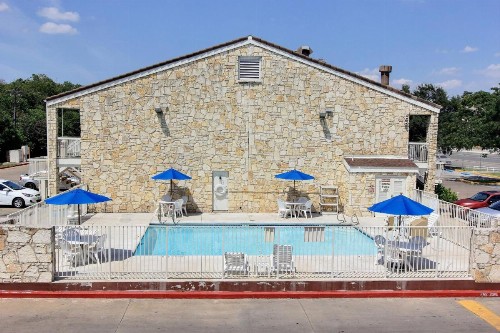 Motel 6 Austin TX - Central Downtown UT - image 50