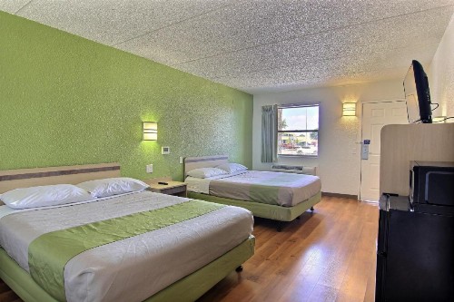 Motel 6 Austin TX - Central Downtown UT - image 8