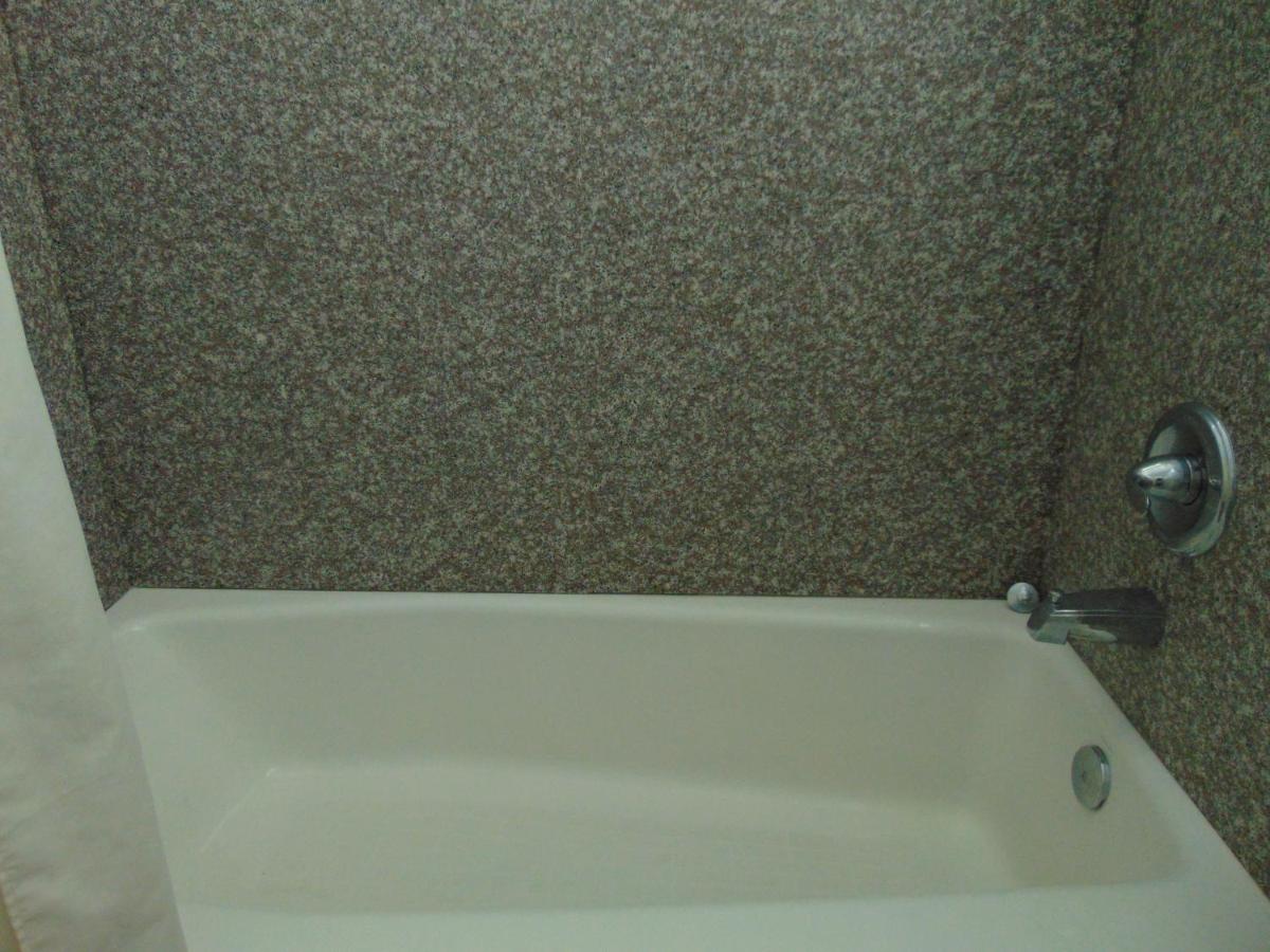 Heart of Texas Motel - image 2
