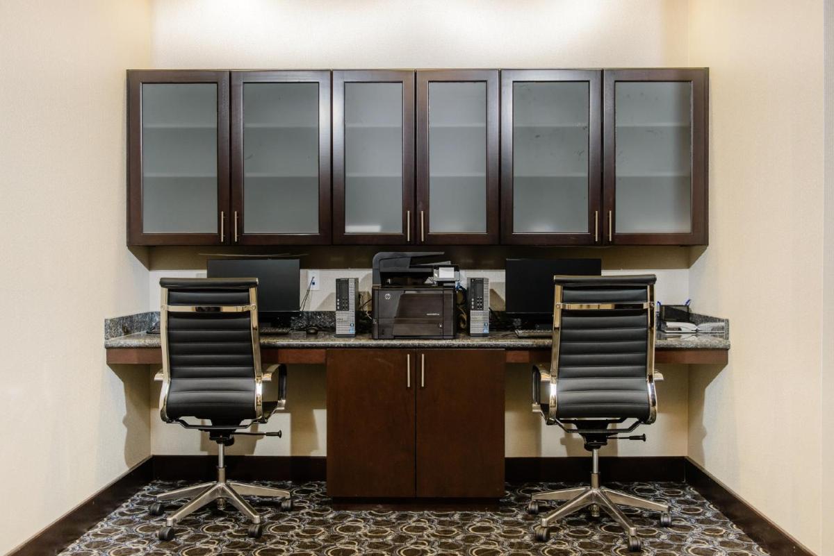 Holiday Inn Express Hotel & Suites Austin NW - Arboretum Area an IHG Hotel - image 7