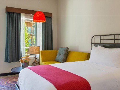 Lone Star Court by Valencia Hotel Group - image 12