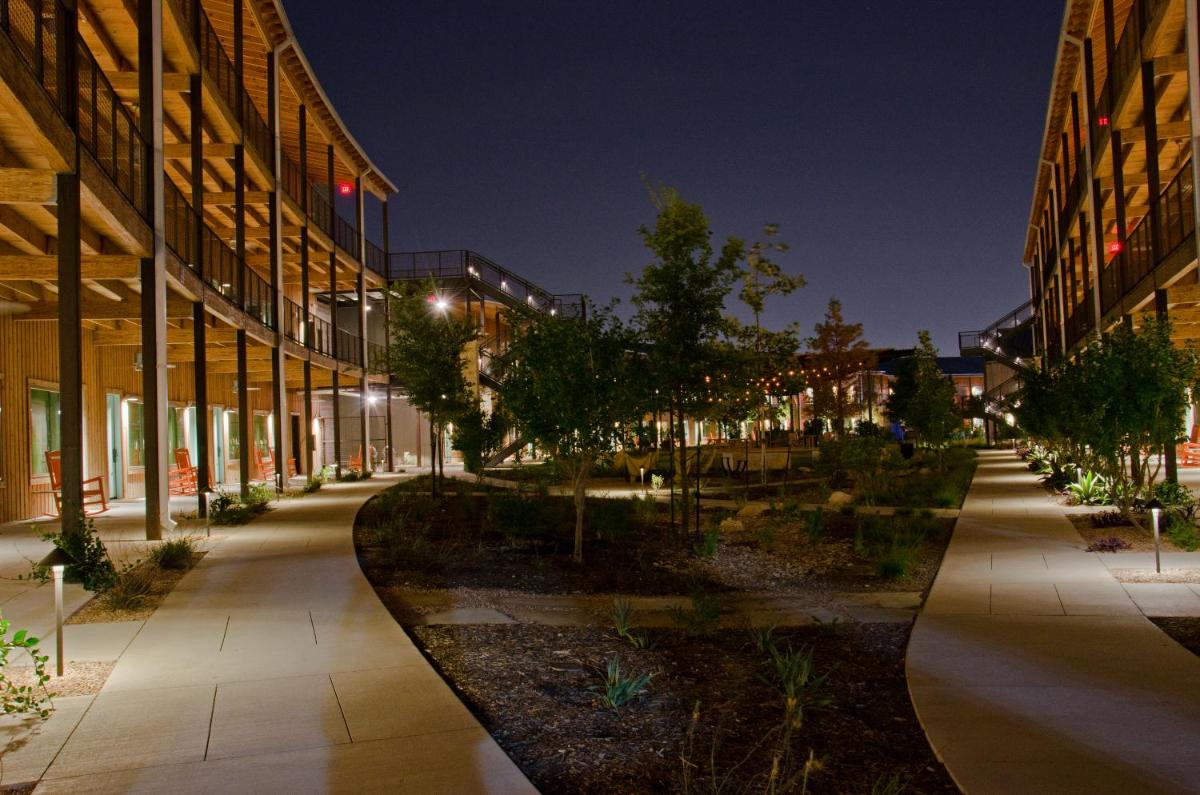 Lone Star Court by Valencia Hotel Group - image 7
