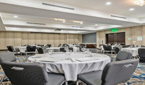 Holiday Inn Austin Airport an IHG Hotel - image 31