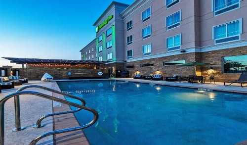Holiday Inn Austin Airport an IHG Hotel - image 35