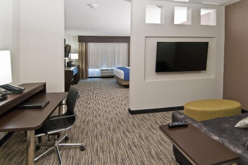 Holiday Inn Austin Airport an IHG Hotel - image 44