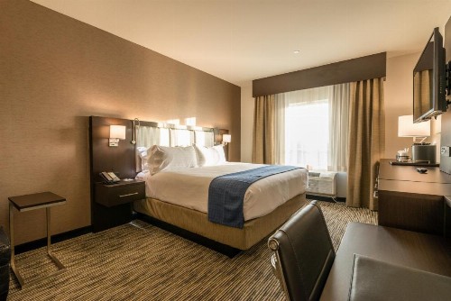 Holiday Inn Austin Airport an IHG Hotel - image 5