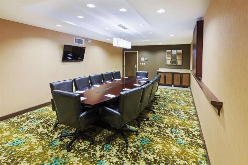 Hampton Inn Austin Oak Hill - image 13