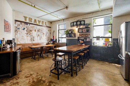Firehouse Hostel - image 3