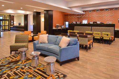 Holiday Inn Express & Suites Austin South an IHG Hotel - image 2