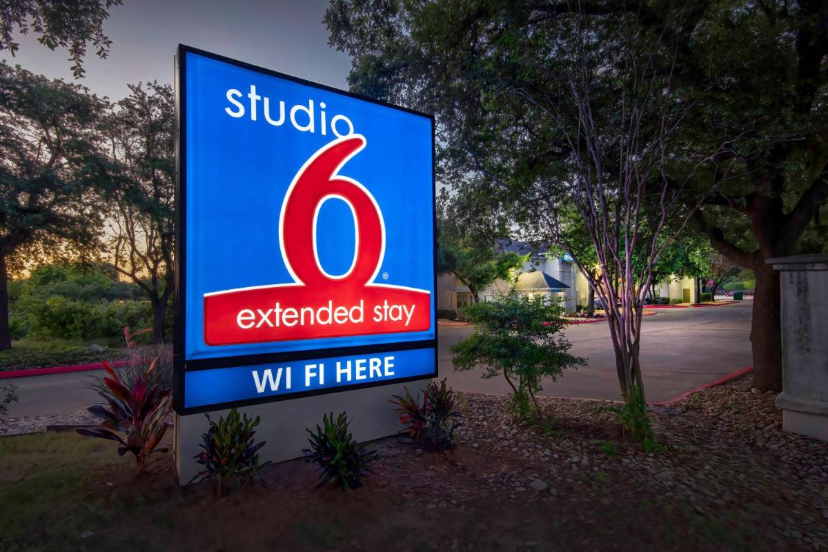 Studio 6-Austin TX - Midtown - image 3