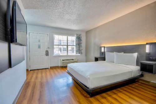 Studio 6-Austin TX - Midtown - image 5