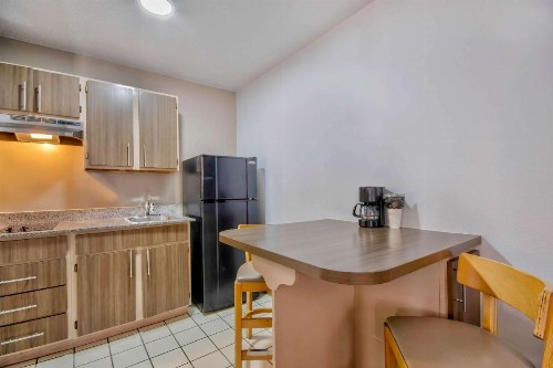 Studio 6-Austin TX - Midtown - image 8