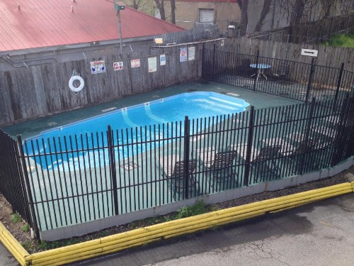Budget Inn Motel - image 2