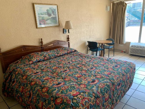 Budget Inn Motel - image 26