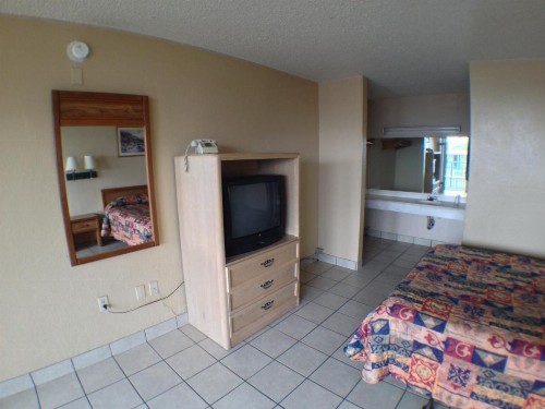 Budget Inn Motel - image 3