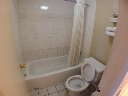 Budget Inn Motel - image 45