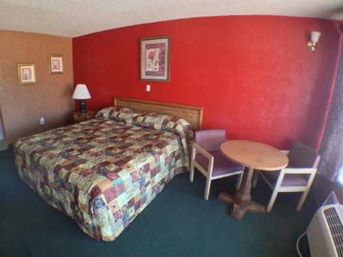 Budget Inn Motel - image 5