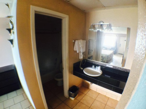 Austin Motor Inn - image 21