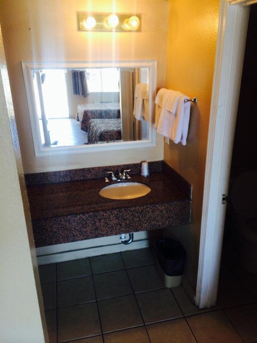 Austin Motor Inn - image 22