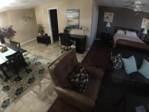 Austin Motor Inn - image 30