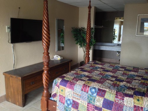 Austin Motor Inn - image 46