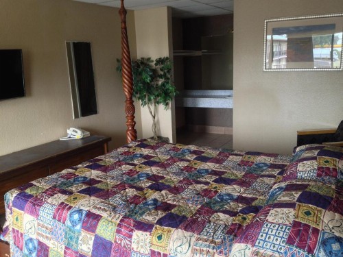 Austin Motor Inn - image 47