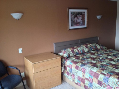 Austin Motor Inn - image 50