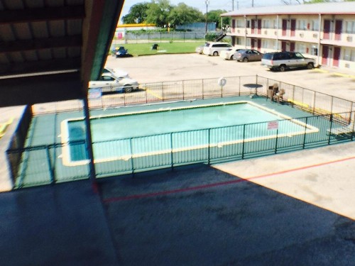 Austin Motor Inn - image 8