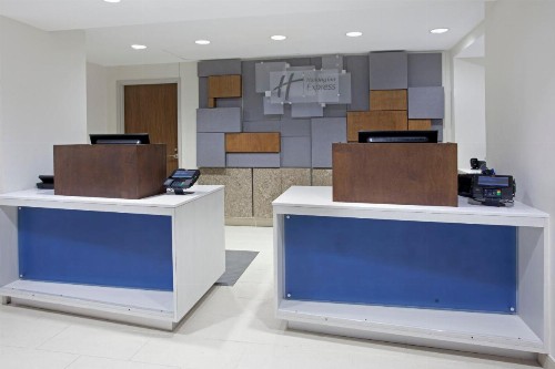 Holiday Inn Express Hotel & Suites Austin Downtown an IHG Hotel - image 15