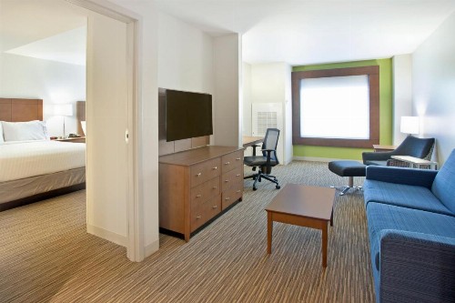 Holiday Inn Express Hotel & Suites Austin Downtown an IHG Hotel - image 22