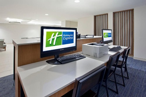 Holiday Inn Express Hotel & Suites Austin Downtown an IHG Hotel - image 3