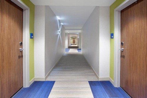 Holiday Inn Express Hotel & Suites Austin Downtown an IHG Hotel - image 45
