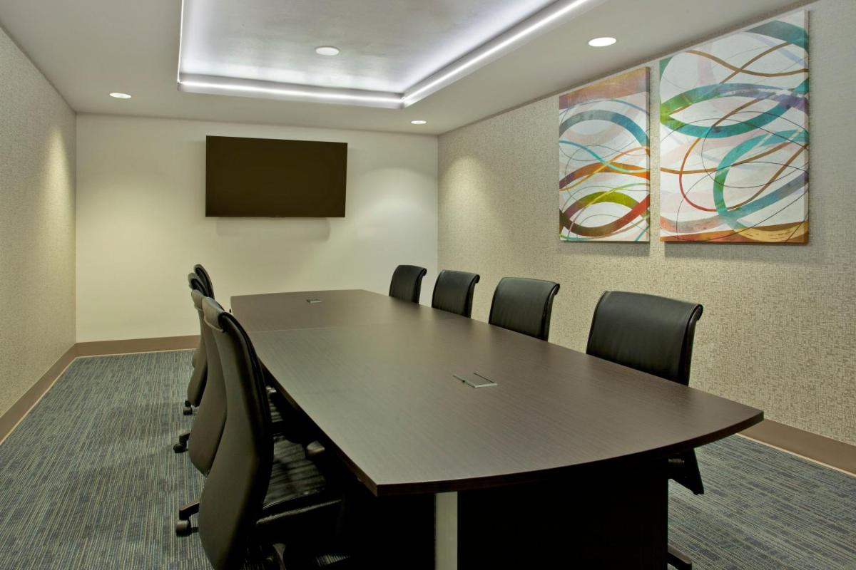 Holiday Inn Express Hotel & Suites Austin Downtown an IHG Hotel - image 6