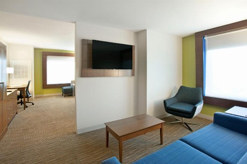 Holiday Inn Express Hotel & Suites Austin Downtown an IHG Hotel - image 9