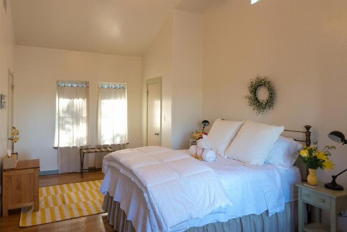 Lake Austin Luxury Guesthouse Cabin & Suite Retreat - image 28