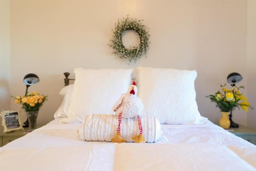 Lake Austin Luxury Guesthouse Cabin & Suite Retreat - image 3