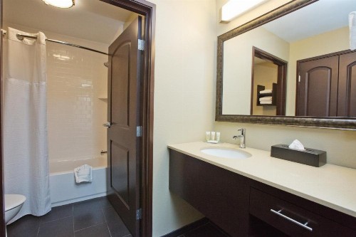 Staybridge Suites Austin South Interstate Hwy 35 an IHG Hotel - image 3
