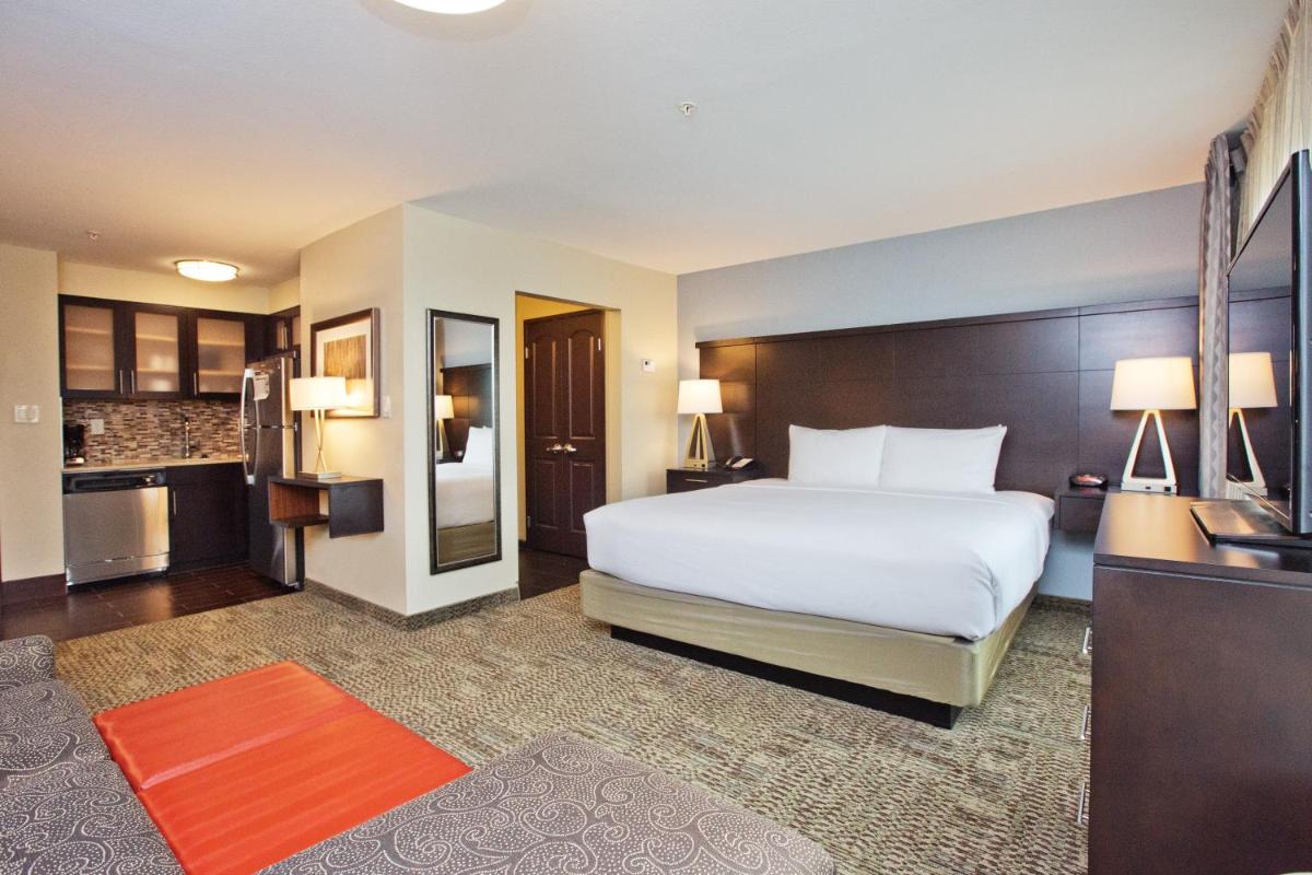 Staybridge Suites Austin South Interstate Hwy 35 an IHG Hotel - image 4