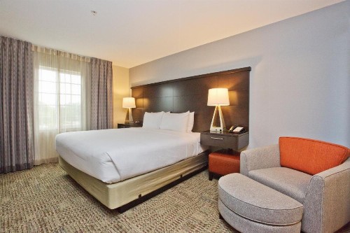 Staybridge Suites Austin South Interstate Hwy 35 an IHG Hotel - image 42