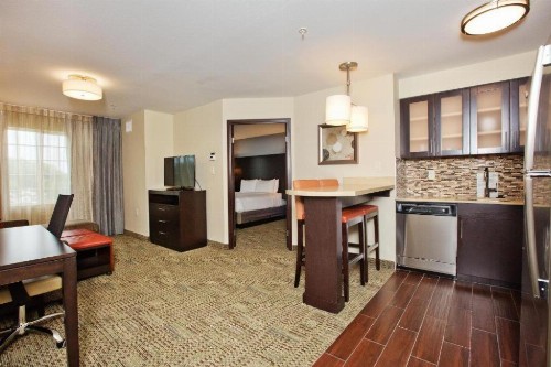 Staybridge Suites Austin South Interstate Hwy 35 an IHG Hotel - image 9