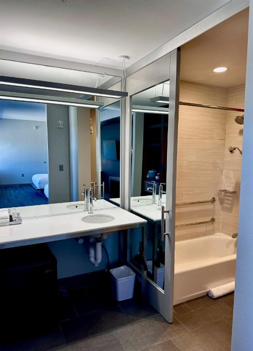 Aloft Austin Northwest - image 3
